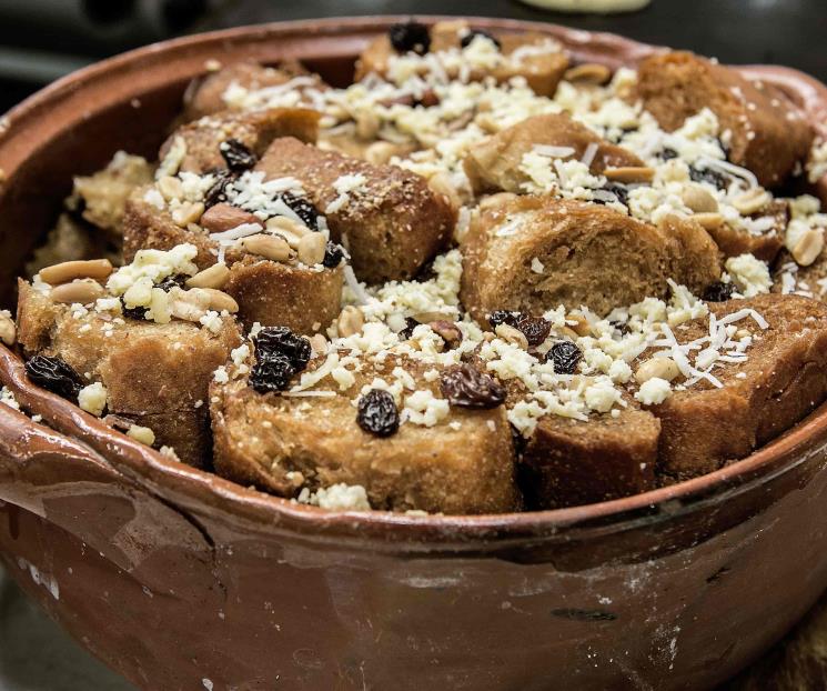 Prepara capirotada para la Semana Santa