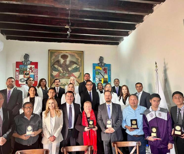 Entregan en García la presea Genaro Garza a ciudadanos Entregan en García la presea Genaro Garza a ciudadanos