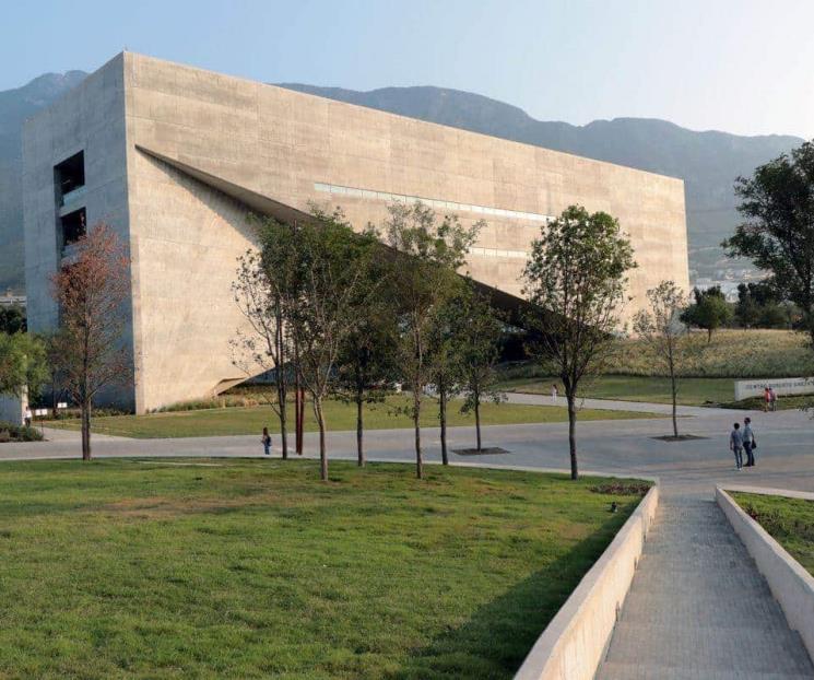 Celebra UDEM año de logros Celebra UDEM año de logros