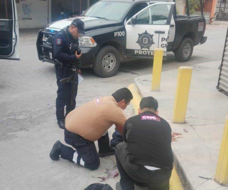 Sale a buscar a su hijo, lo asesinan a cuchilladas