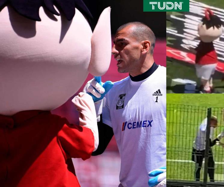 Nahuel Guzmán discute con botarga del Toluca