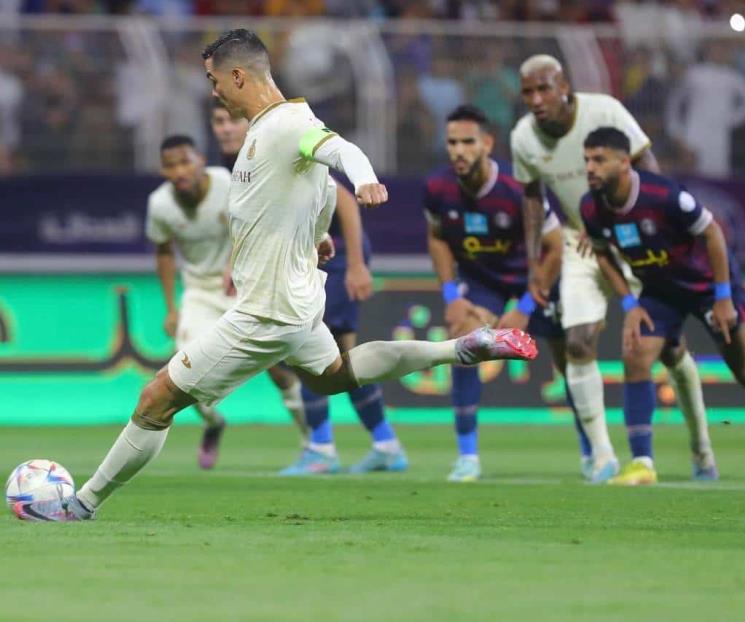 Brilla CR7 y sigue peleando por el título en Arabia