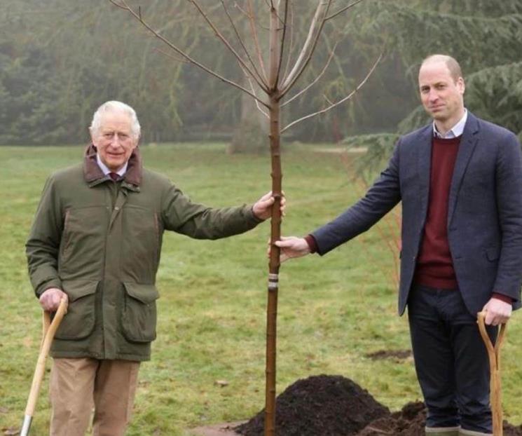 El rey y el príncipe cumplen sueño de Isabel II