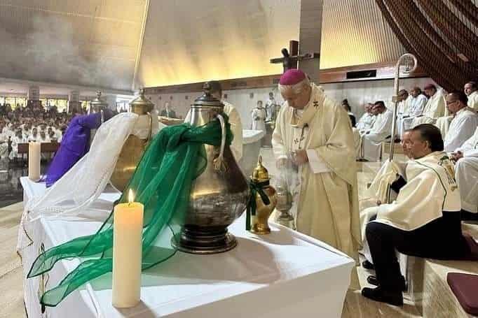 Preside Arzobispo de Monterrey Consagración del Santo Crisma