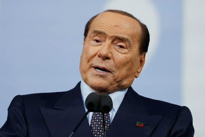 Hospitalizan a Berlusconi Hospitalizan a Berlusconi