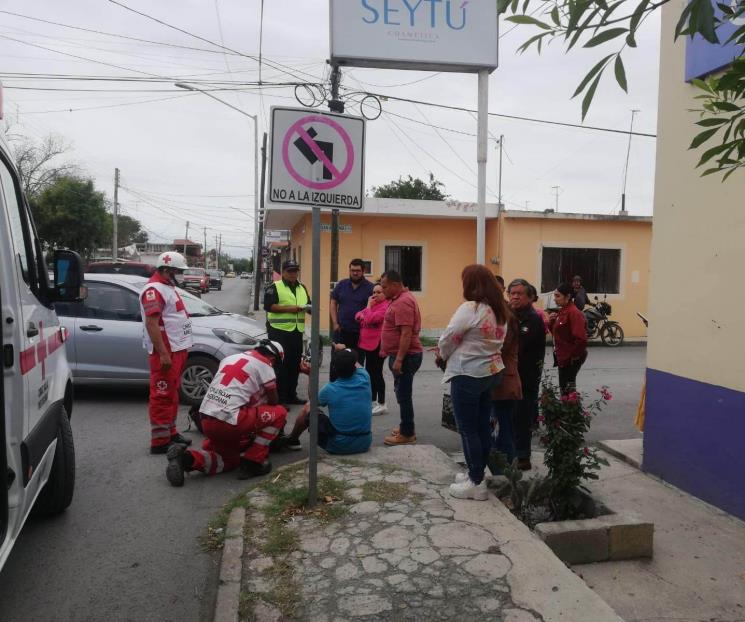 Resulta motociclista herido durante choque