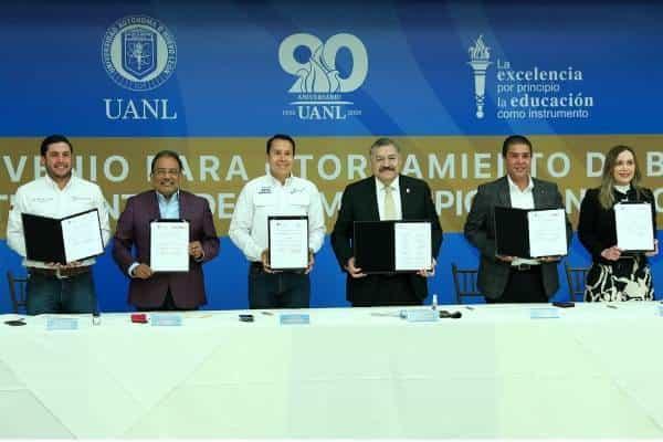 Oficializa UANL otorgamiento de becas a 9 municipios de NL