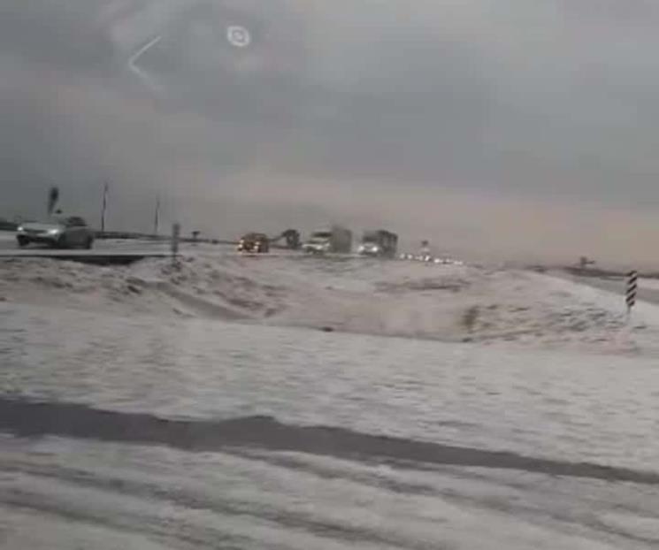 Por granizada, Galeana se tiñe de blanco Por granizada, Galeana se tiñe de blanco