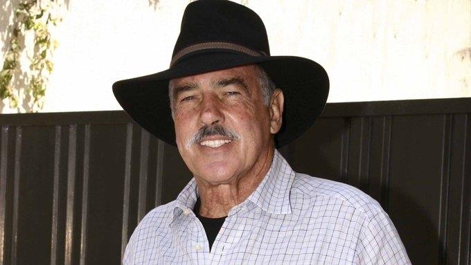 Con Perfume de gardenias, dan último adiós a Andrés García