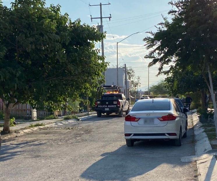 Hallan cuerpo de mujer cubierto con una cobija en Juárez