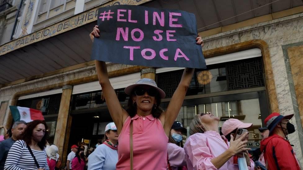 Plan B de AMLO, basado en razones dogmáticas: juez Plan B de AMLO, basado en razones dogmáticas: juez