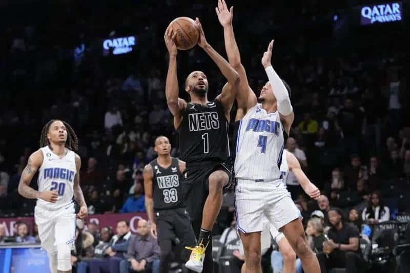 Nets arrollan al Magic y asegura playoffs