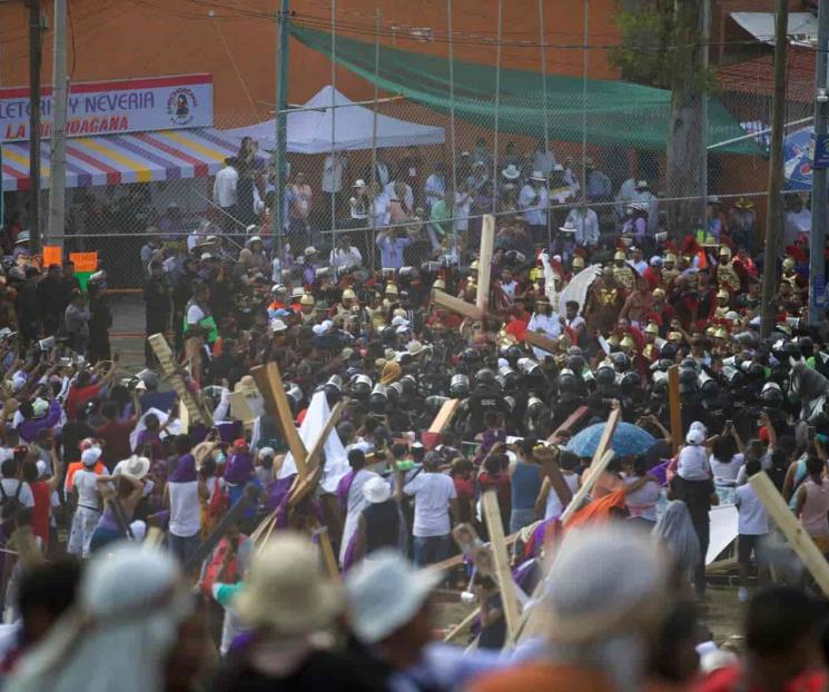 Cumplen mandas: ni el calor vence su fe Cumplen mandas: ni el calor vence su fe