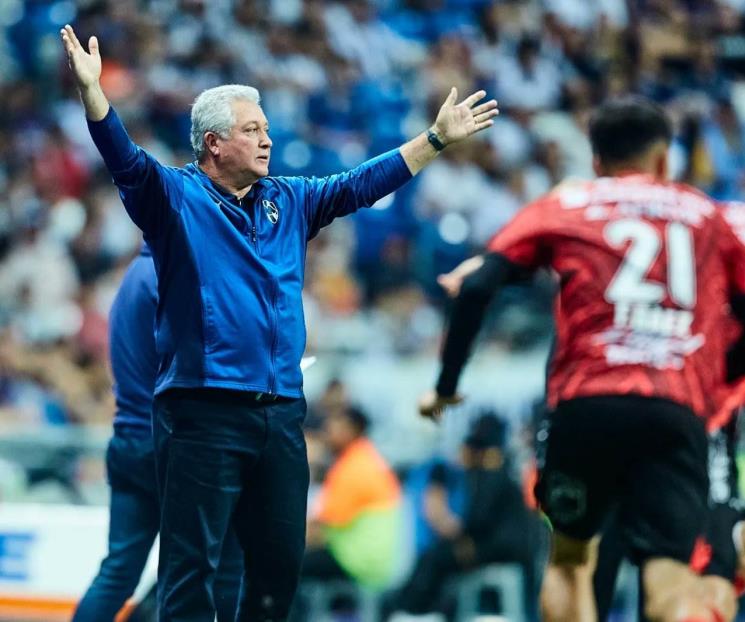 Protege Vuce a Andrada de sus errores