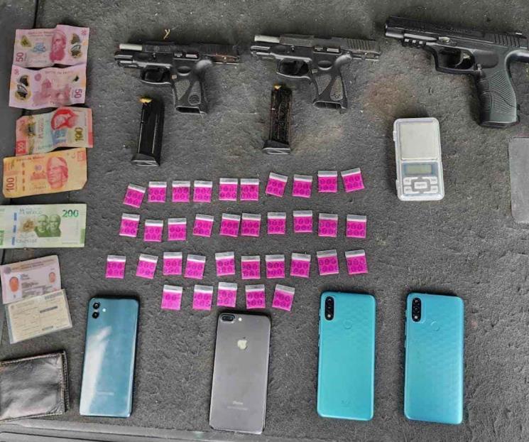 Cae supuesto líder criminal junto con una mujer Cae supuesto líder criminal junto con una mujer
