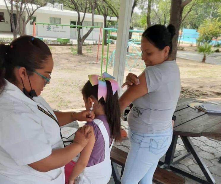 Invitan a brigadas de vacunación en Monterrey
