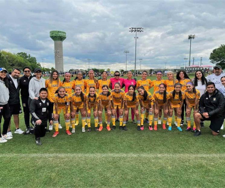 Logran felinos y felinas títulos en la Dallas Cup