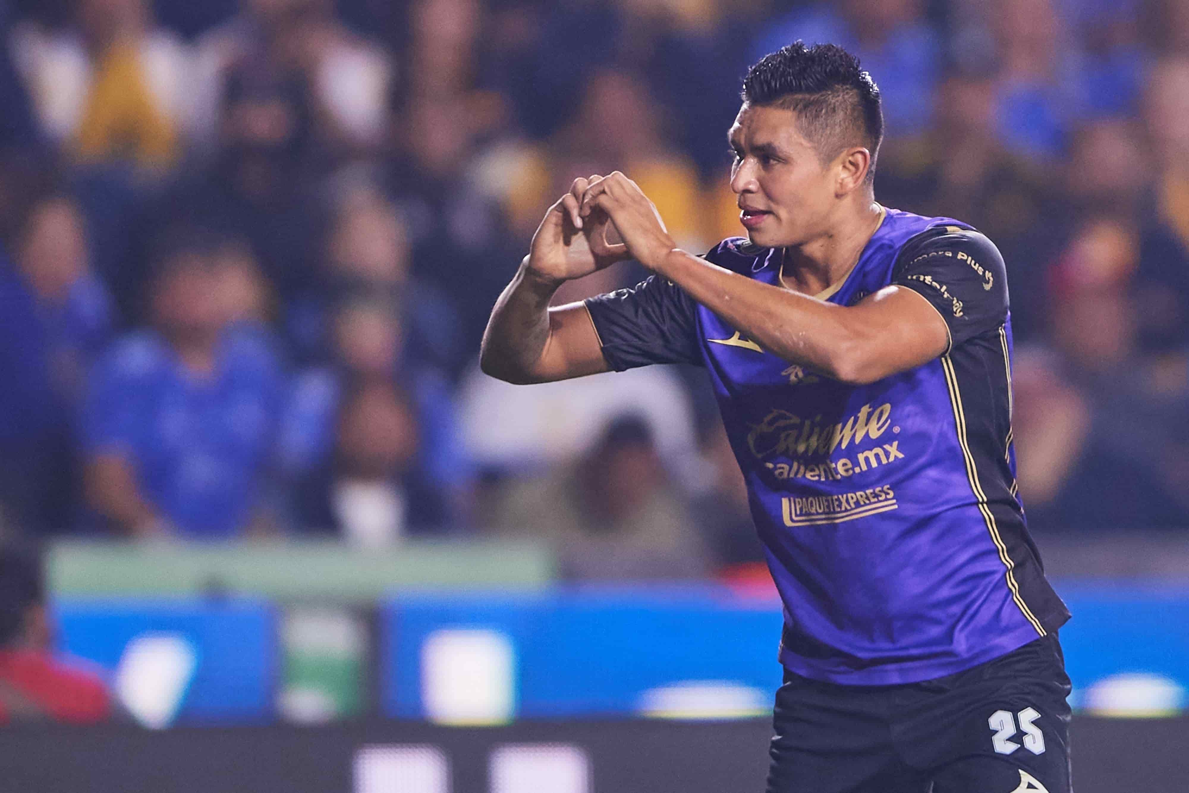 Miguel Sansores hace el 1-0.