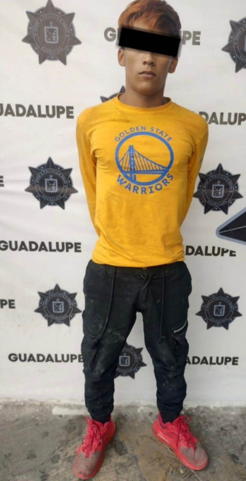 Luego de escandalizar en la vía pública un miembro de la delincuencia organizada fue detenido por policías municipales, quién contaba con orden de aprehensión por feminicidio y ser generador de violencia en Guadalupe