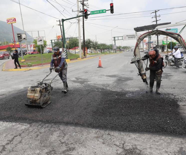 Reactiva Escobedo programa de bacheo permanente