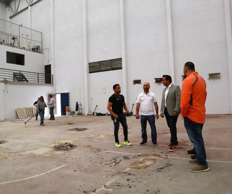 Avanza remodelación de Gimnasio Santa Catarina 2000