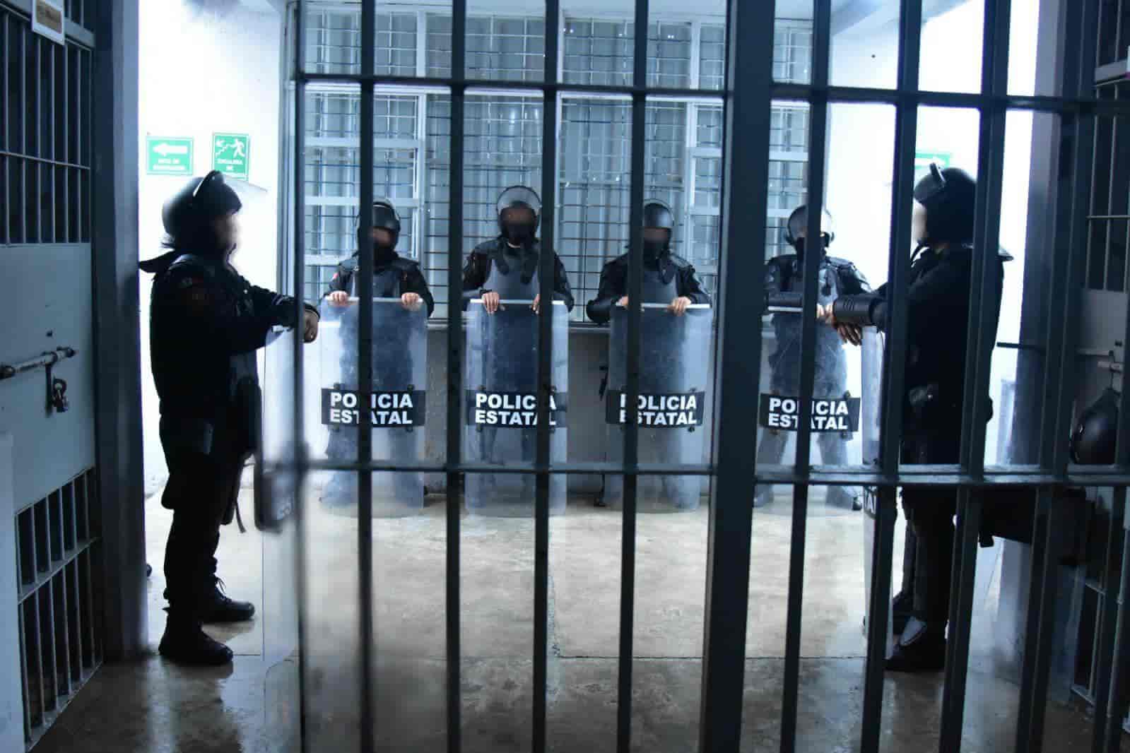 La Secretaría de Seguridad de Nuevo León, a través de la Agencia de Administración Penitenciaria, llevó a cabo una revisión general de rutina en el CERESO número 3 oriente, ubicado en el municipio de Cadereyta Jiménez