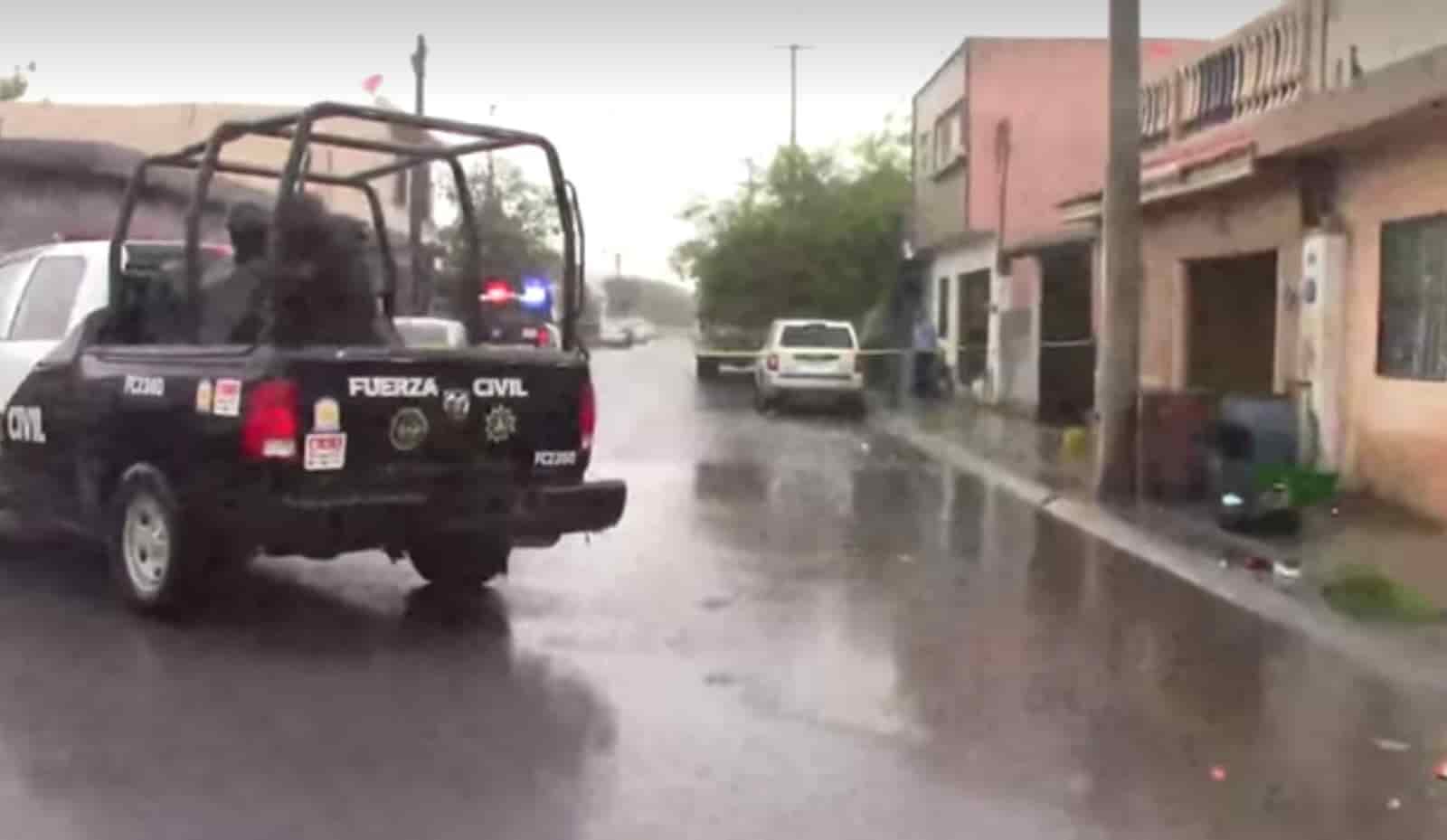 Una pareja fue ejecutada de varios disparos de arma de fuego cuando se hallaban en la sala de una vivienda sellada como punto de venta de drogas, los agresores lograron escapar, en Escobedo