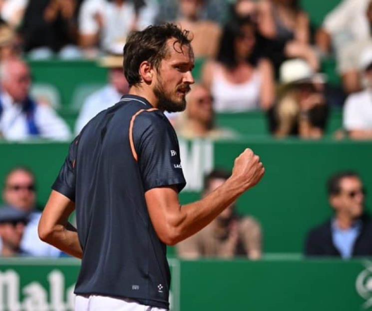 Avanza Medvédev en el Másters de Montecarlo