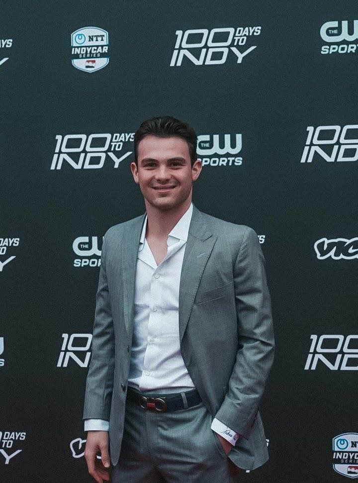 Asiste OWard a la premier de 100 Days To Indy