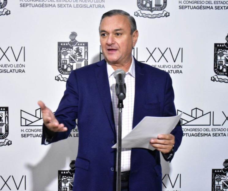 Busca MC facilitar titulación en universidades