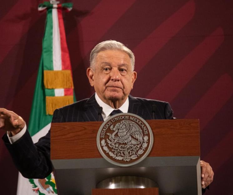 AMLO recomienda a su sucesora o sucesor comprar un banco