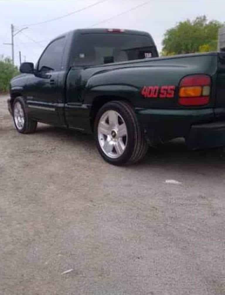 Hombres armados robaron con lujo de violencia, una camioneta Cheyenne del interior de una vivienda ubicada en el municipio de China, Nuevo León