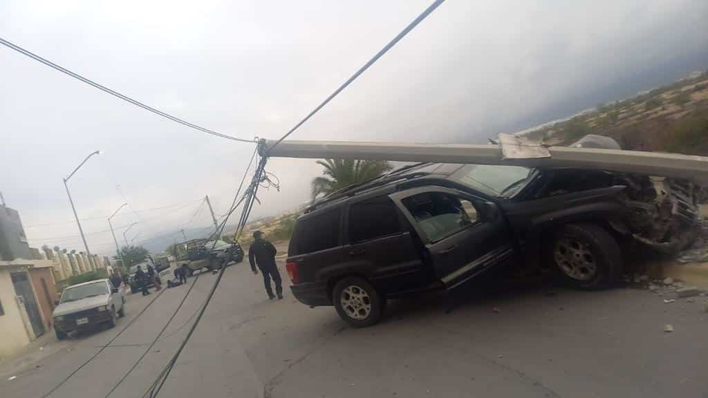 Un enfrentamiento entre presuntos delincuentes movilizó a elementos de la policía, en el municipio de García, donde se detuvo a dos personas