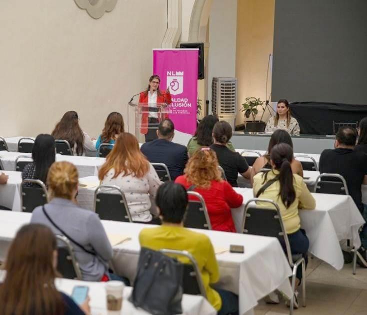 Aplican examen de certificación en educación básica Aplican examen de certificación en educación básica