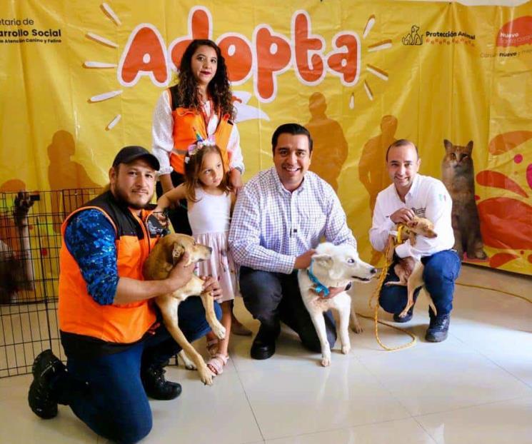 Promueve Santa la adopción de seres sintientes