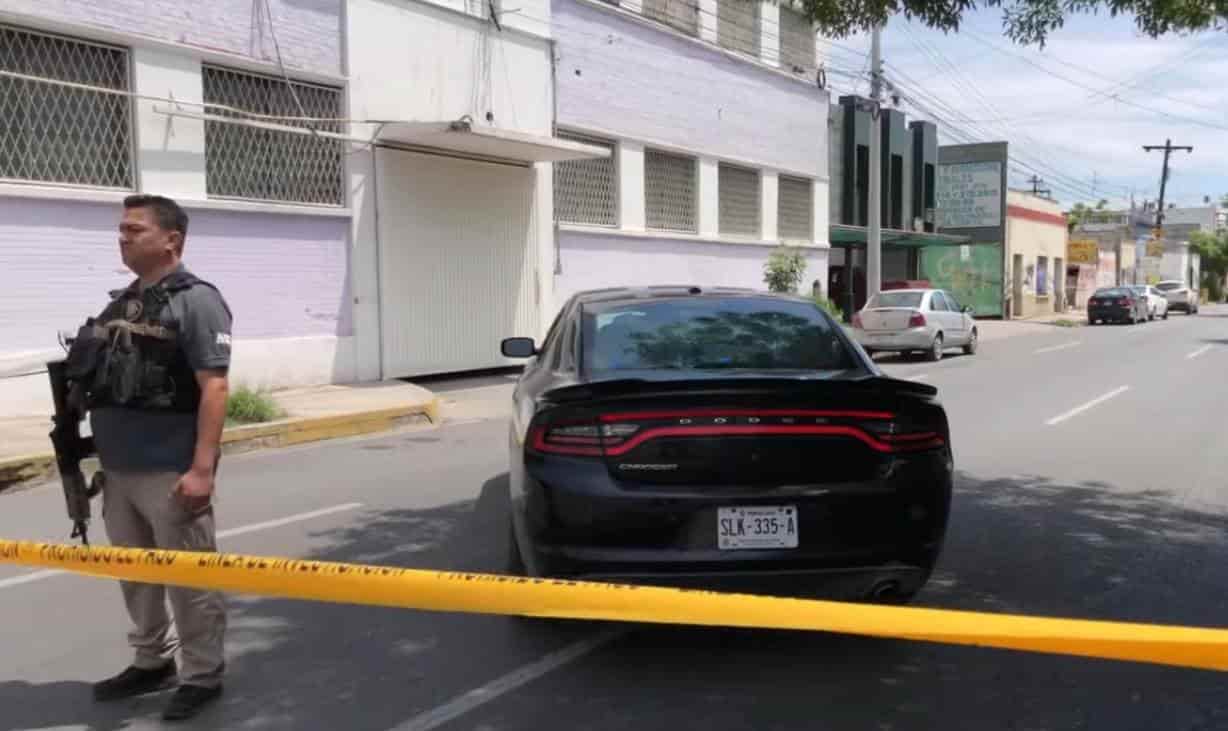 La Fiscalía General de Justicia del Estado, realizo un cateo en un negocio especializado en venta de chatarra, en busca de evidencias, para esclarecer el crimen de un microempresario en la zona centro de la ciudad