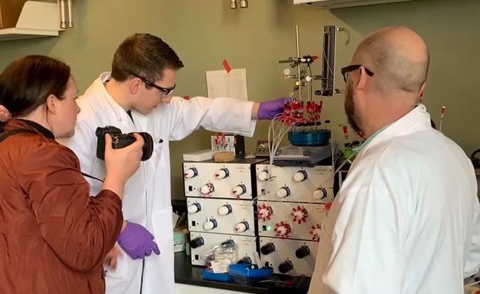 Con apoyo de IA agilizan fármacos para tratar cáncer