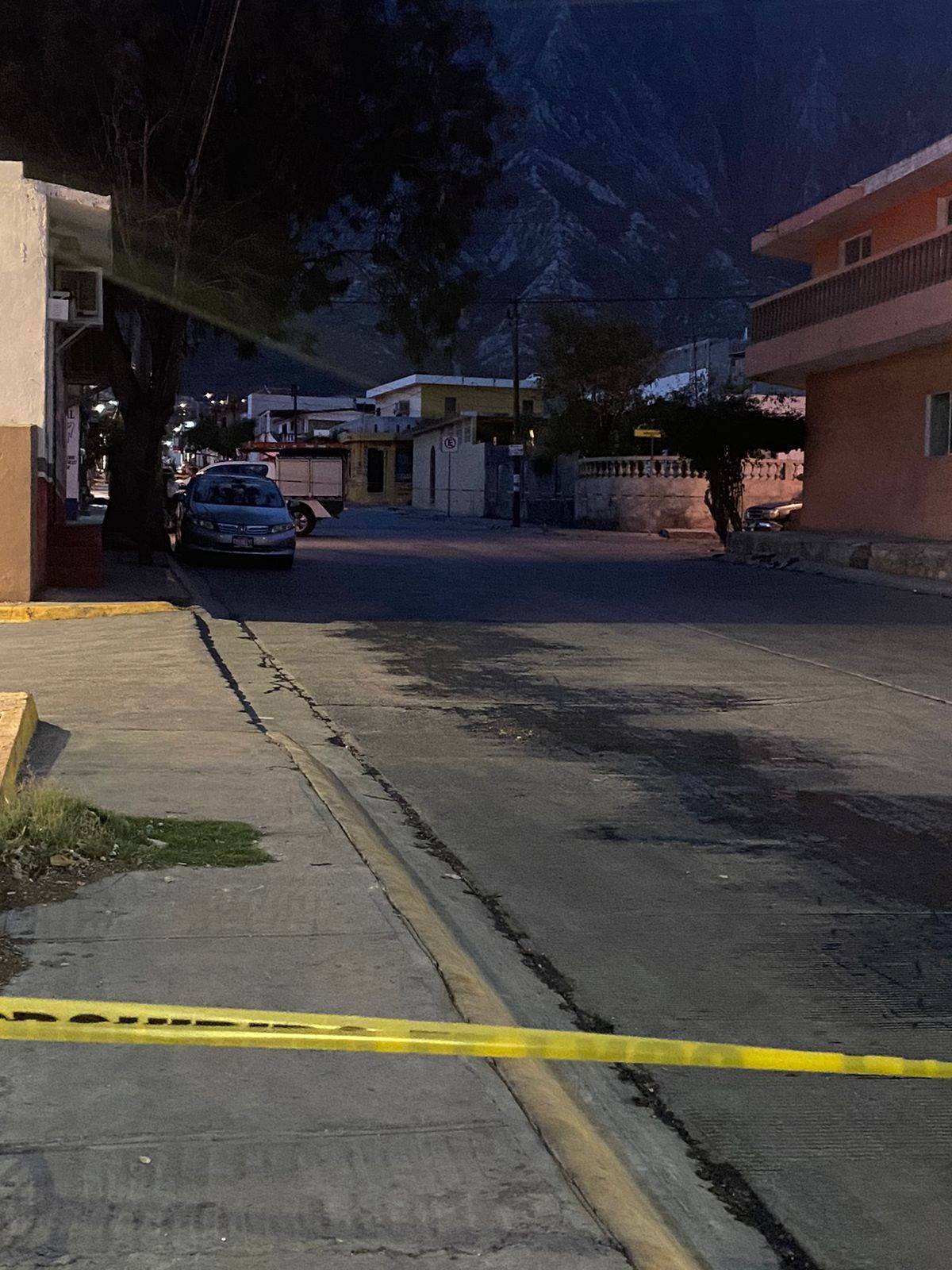 En ataques simultáneos dos hombres fueron ejecutados a balazos y uno más resultó gravemente lesionado por delincuentes que lograron evadir la justicia en Santa Catarina