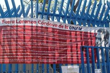 Colocan mantas en la UNAM contra Lorenzo Córdova