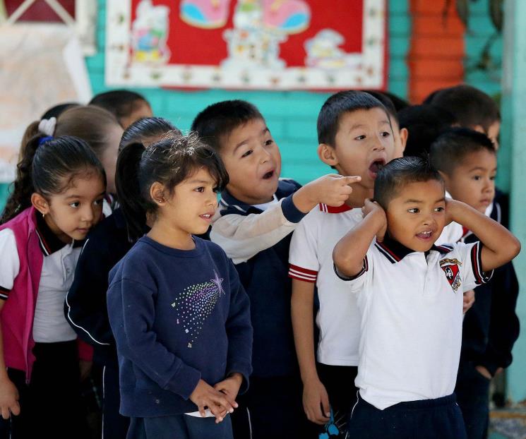 Avalan padres terminar con emergencia de covid