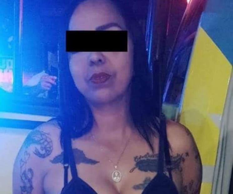Detienen a mujer con droga en bar de Mty