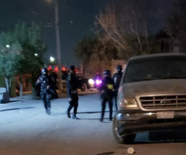 Baja pistolero de auto y ejecuta a pareja