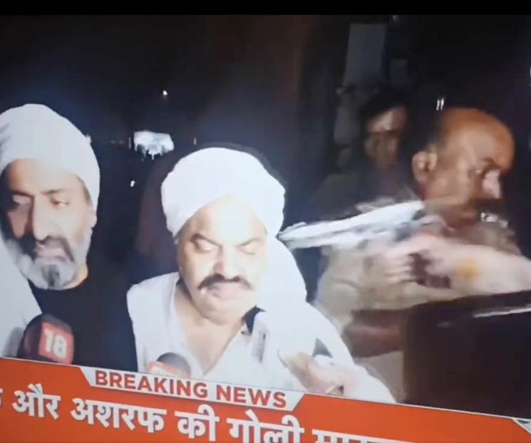 Asesinan a ex-político indio en televisión en vivo