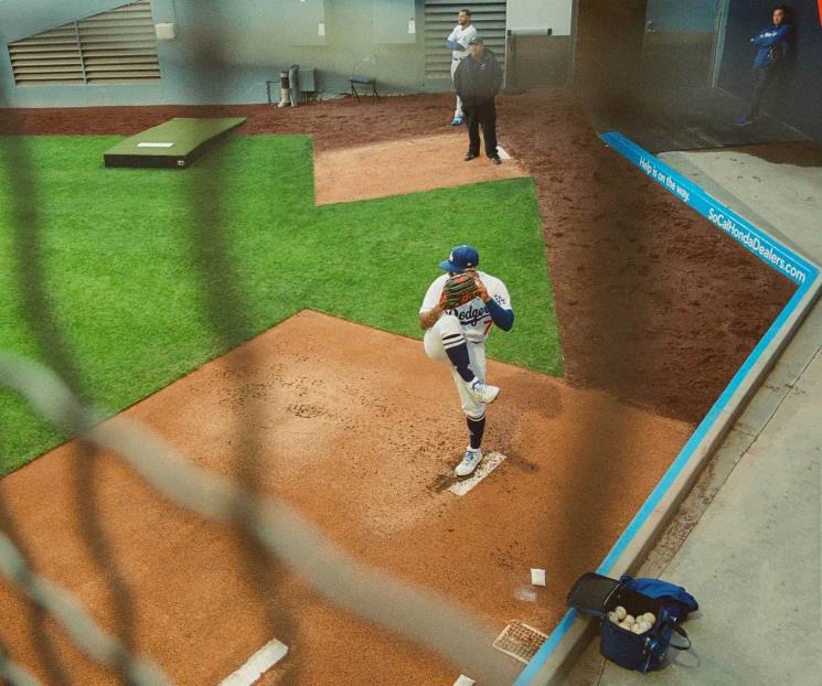 Julio Urías tendría en 2024 contrato de 200 o 300 mdd