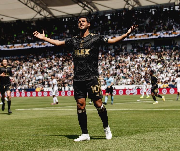 Brilla Vela en duelo ante Chicharito en la MLS