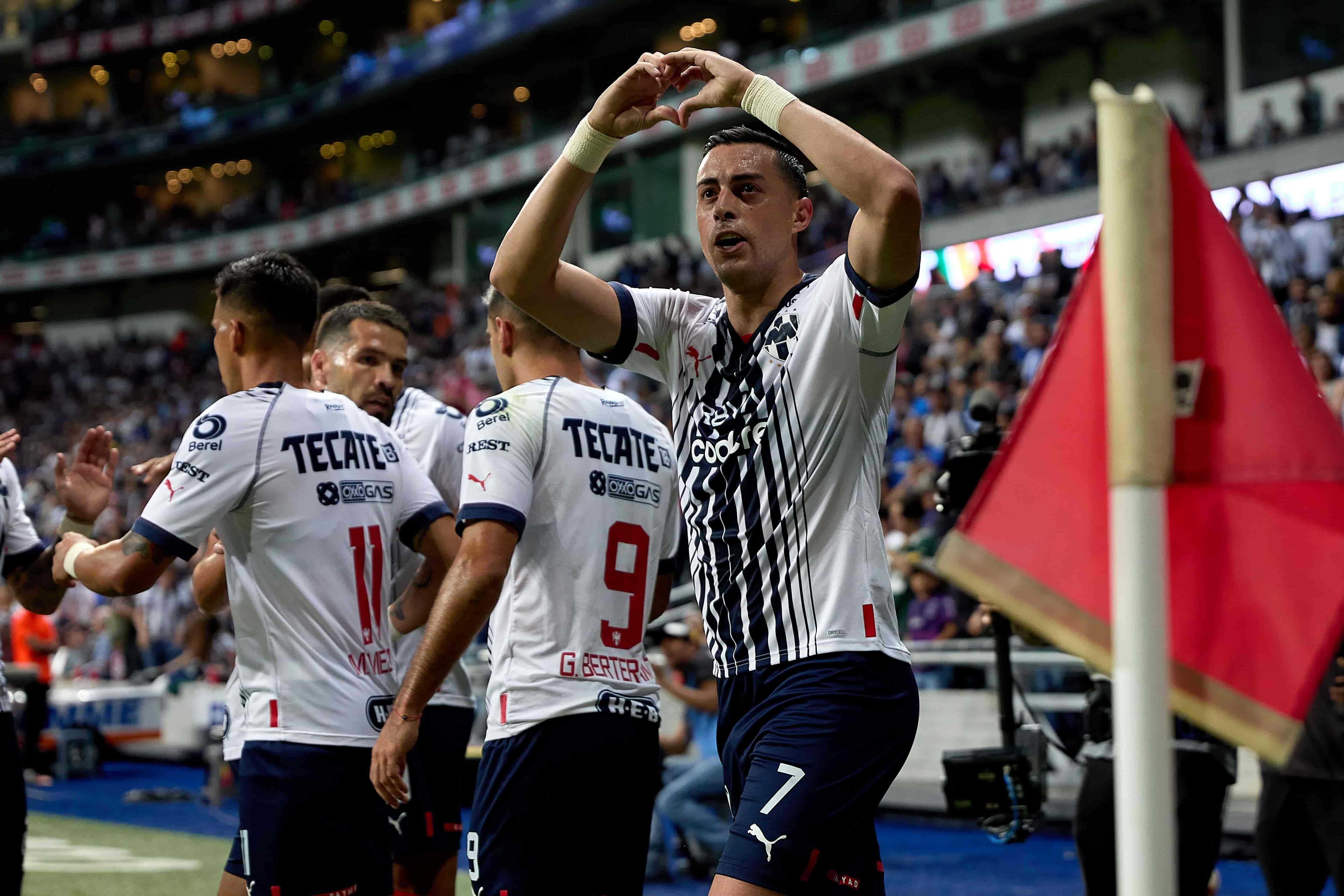 Rogelio Funes Mori hace el 1-0.