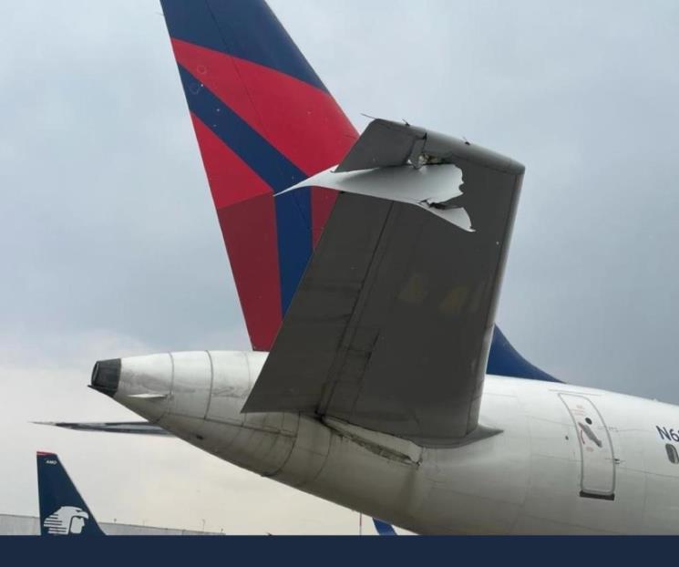 Chocan aviones en AICM