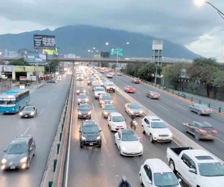 Regreso a clases trae de nuevo congestionamientos viales Regreso a clases trae de nuevo congestionamientos viales