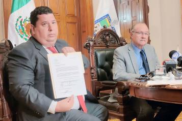 Y designa Estado nuevo director y estrena oficinas