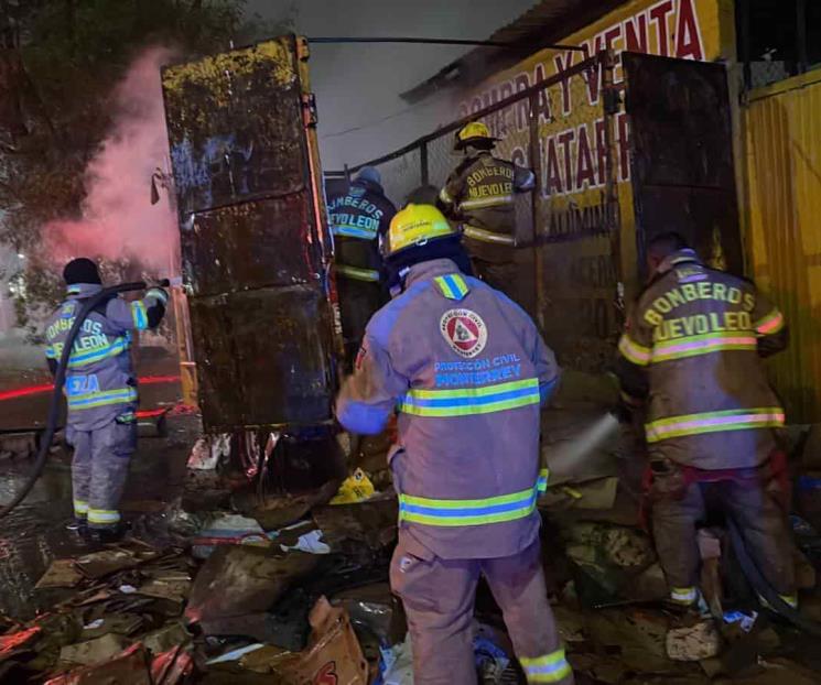 Se incendia remolque en San Bernabé